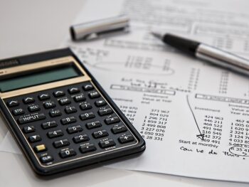calculator 385506 1280 (1)